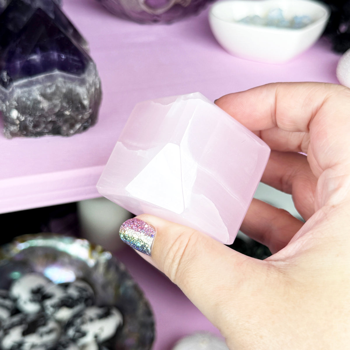 Mangano Calcite Sugar Cube (UV reactive!)